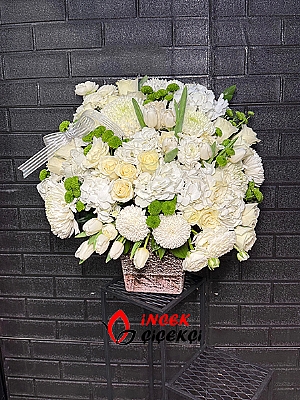 zel Vazoda Beyaz tonlarda iekler